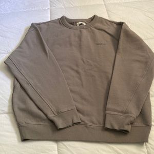 Roots Crewneck in taupe. Size 3